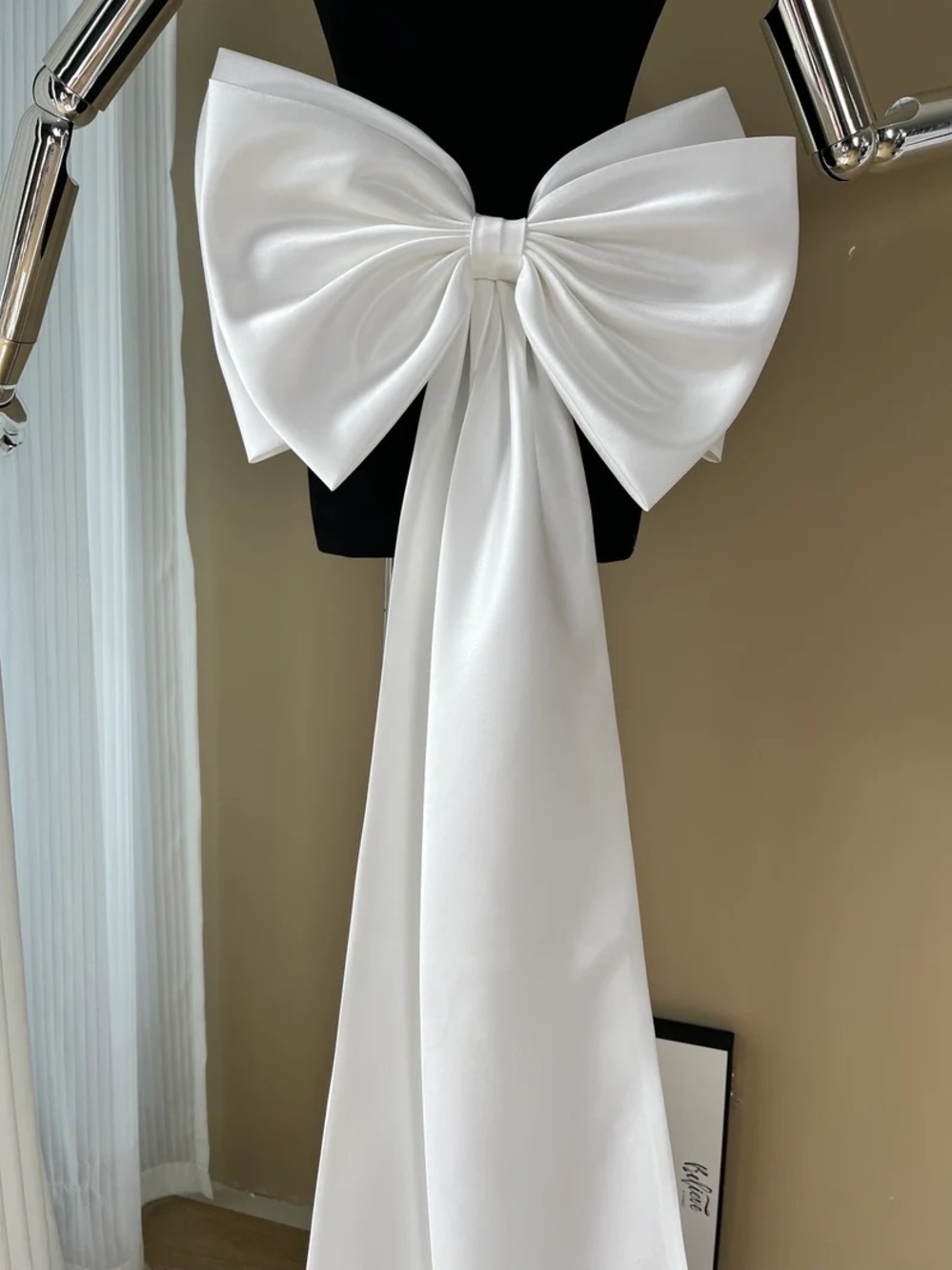 Oversize Detachable Bow